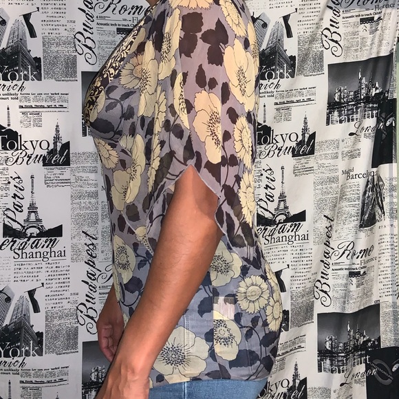 Sheer floral blouse; lavender/cream/black; size L - Picture 4 of 7